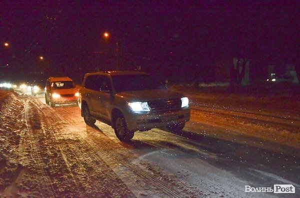Луцький автомайдан зібрав 20 авто. ФОТО