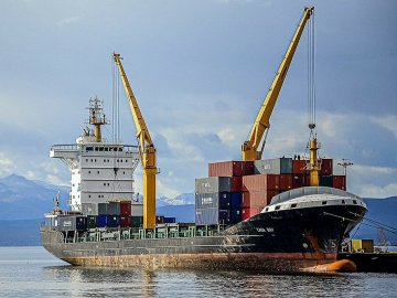 ЄС закрив свої порти для кораблів із Росії