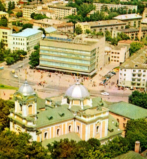 Історія в кадрах: «живі» фото вулиць Луцька 40 років тому