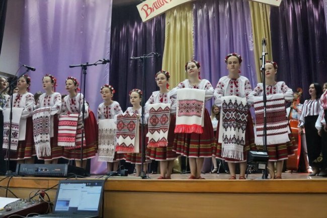 У селі на Волині на благодійному концерті зібрали 22 тисячі гривень для ЗСУ. ФОТО