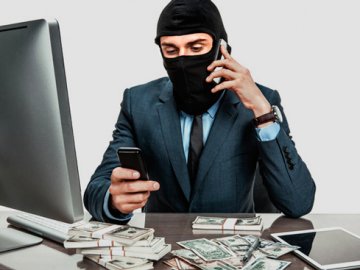 Схеми телефонних шахраїв: як українців «кидають» на гроші
