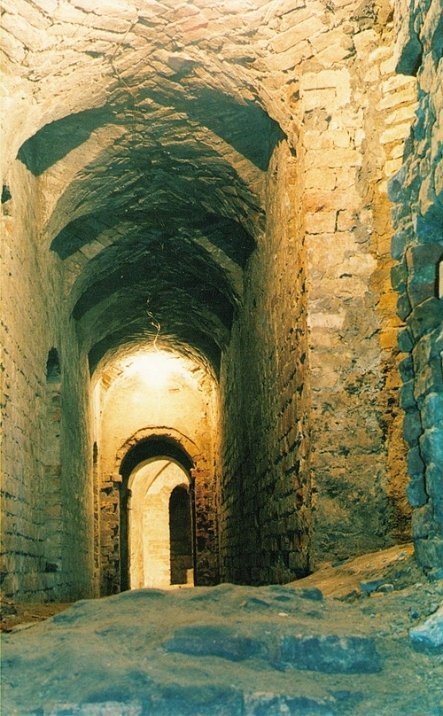 У Луцьку ремонтують костельні підземелля і планують висадити сквер. ФОТО