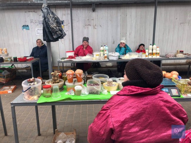 У містечку на Волині поліція «розігнала» стихійний ринок. ФОТО