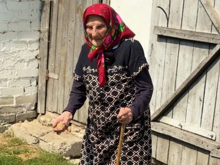 «Видно, Бог забувся про мене»: волинянка у 104 роки має добру пам'ять і тримає господарство. ВІІДЕО
