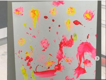 У Києві лисеня малює картини, які продають за 13 тисяч гривень. ВІДЕО