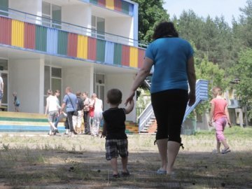 Харківська родина прихистила майже 200 біженців. ВІДЕО