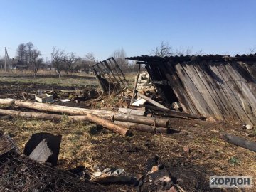 Волинянин через необережність з цигарками спалив хлів із дровами