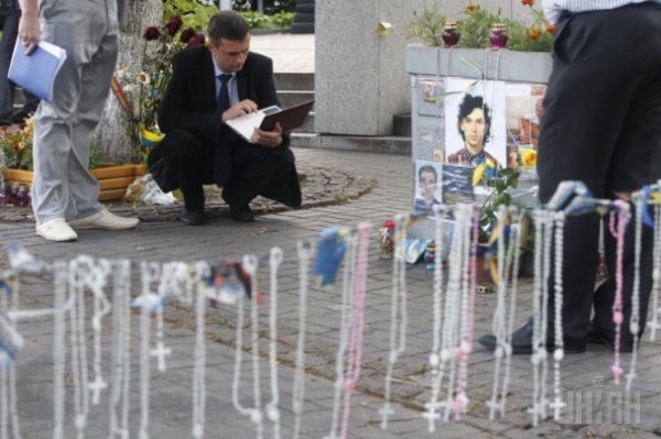 На Майдані з манекенами розслідують розстріл Небесної сотні. ФОТО