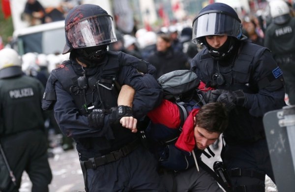 Масові заворушення в Туреччині: двоє людей загинули, тисячу затримали. ФОТО