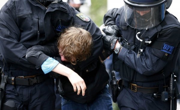 Масові заворушення в Туреччині: двоє людей загинули, тисячу затримали. ФОТО