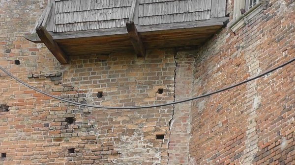 Луцький замок не ремонтують: чекають грошей. ФОТО. ВІДЕО