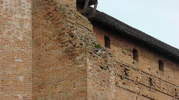 Луцький замок не ремонтують: чекають грошей. ФОТО. ВІДЕО