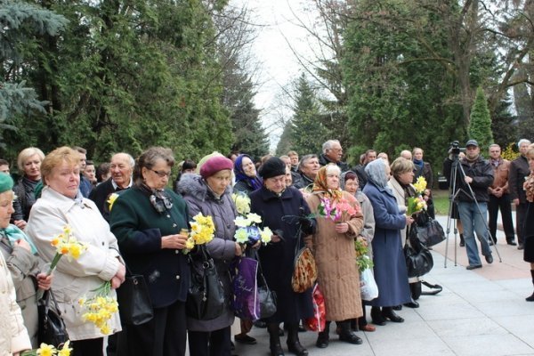 Луцьк вшанував в’язнів нацистських концтаборів. ФОТО