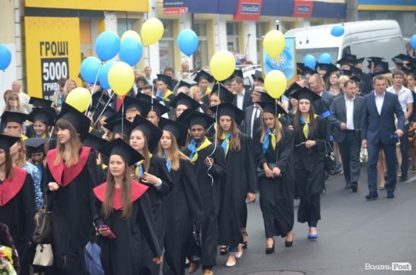 Фотопогляд: посвята в студенти першокурсників СНУ