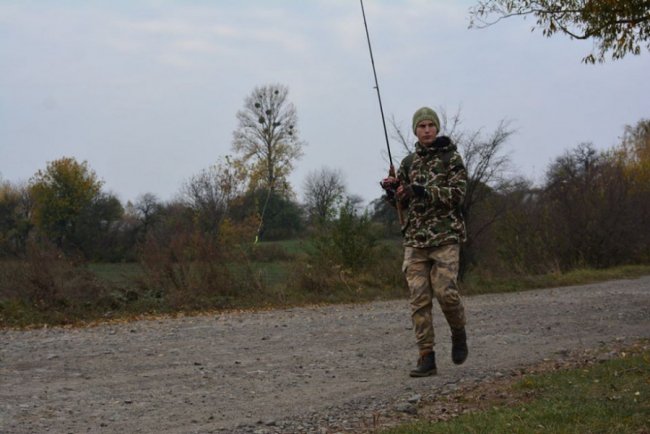 На волинській водоймі влаштували турнір з риболовлі. ФОТО