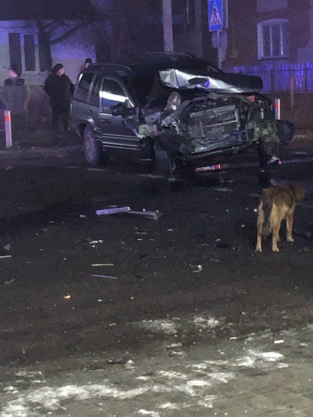 На Волині Jeep влетів у Mercedes: двоє людей – у лікарні