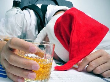 Похмільний синдром: як пережити ранок після алкогольного застілля