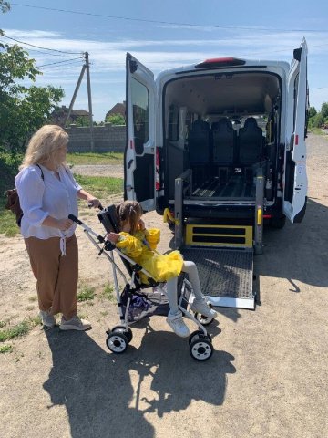 У Луцьку люди з інвалідністю можуть безкоштовно скористатися автівкою мобільної бригади