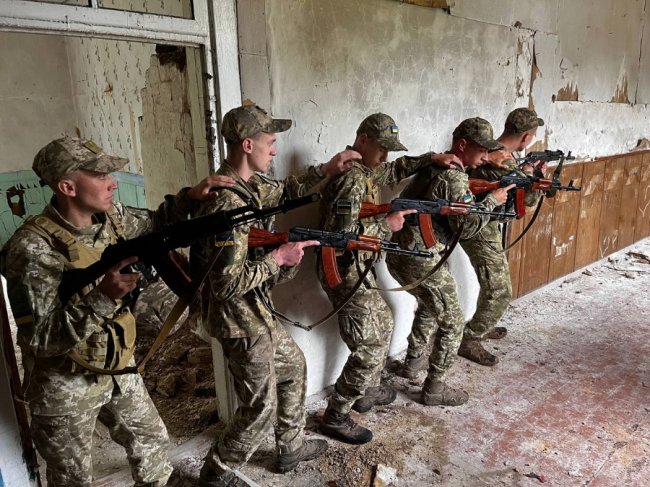 Інструктор зі США тренує прикордонників на Волині. ФОТО