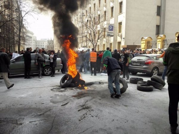 Луцькі автомайданівці протестують біля Адміністрації Президента. ФОТО. ВІДЕО