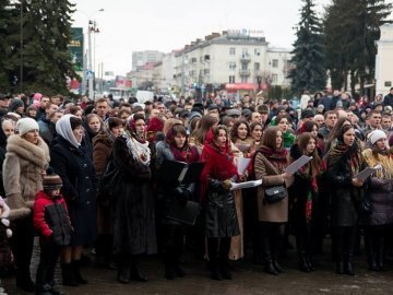 Як у центрі Луцька протестанти святкували Різдво