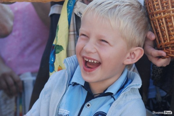 Як у Луцьку святили яблука та мед. ФОТО