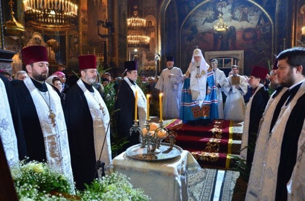 У храмах розпочалися різдвяні богослужіння. ФОТО