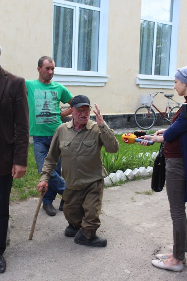 Скандал з перейменуванням: селяни не хочуть, щоб їхнє село назвали на честь загиблого військового. ФОТО. ВІДЕО
