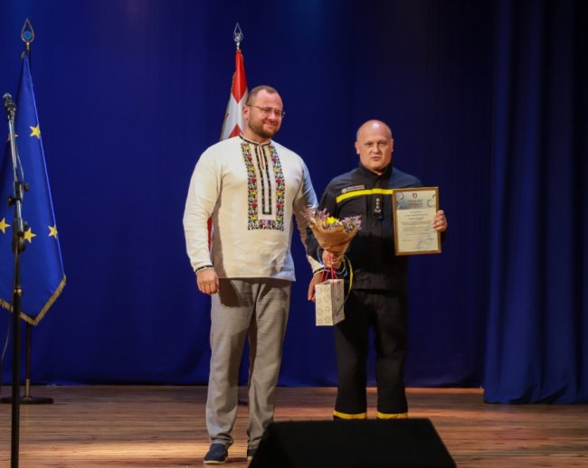 Волинських рятувальників нагородили до Дня Державного прапора України 