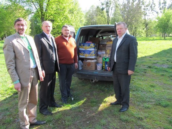 Волинські священики передали допомогу армії. ФОТО