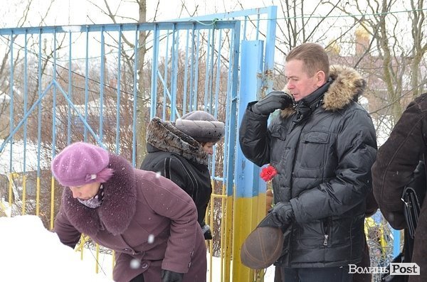 У Луцьку вшанували героїв Крут. ФОТО