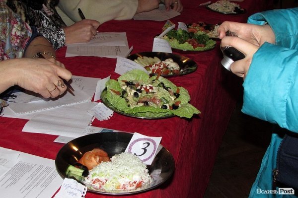 Смаколики для воїнів АТО готували у Володимирі-Волинському. ФОТО