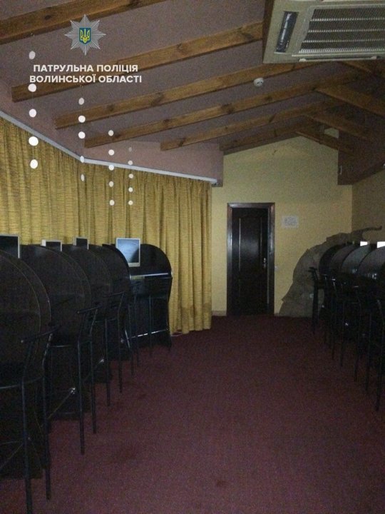 У Луцьку викрили інтернет-кафе, які працювали у заборонений час. ФОТО