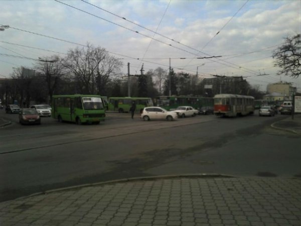 Як у Харкові блокують «Вставай, Україно!». ФОТО. ВІДЕО