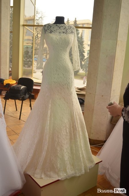 У Луцьку показали «весілля по-новому». ФОТО