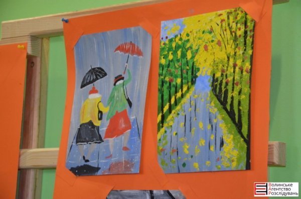 У Луцьку ‒ виставка-продаж картин заради особливих дітей. ФОТО