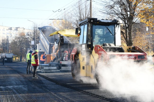 У Луцьку ремонтують проспект Соборності: скільки триватимуть роботи. ФОТО