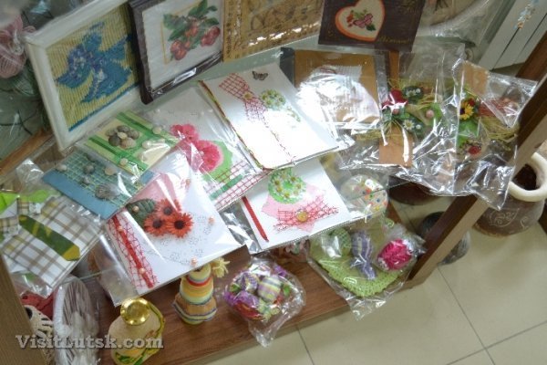 У Луцьку можна придбати вироби майстрів з особливими потребами. ФОТО