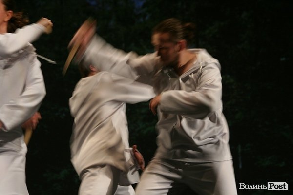 У Луцьку польський і харківський театри показали вистави про Волинську трагедію. ФОТО