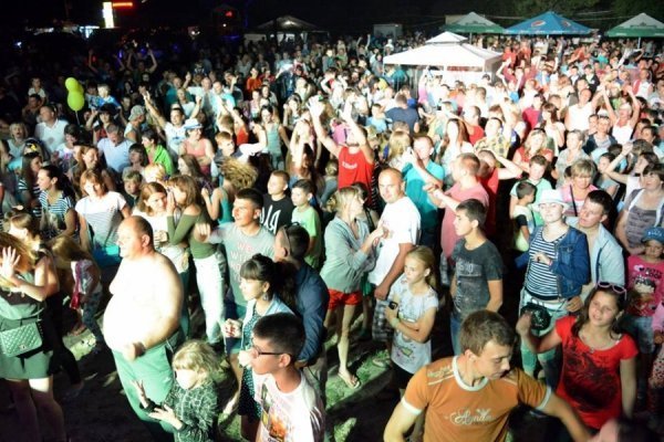 Подвійне свято у Світязі: масові гуляння та неймовірне шоу. ФОТО