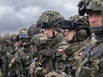 Військовослужбовці НАТО вже є на території України, –  El Pais