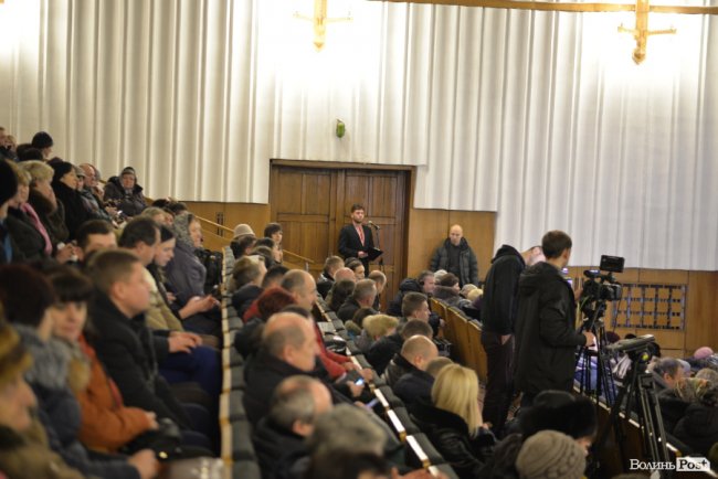 Томос, селфі та колядки: Петро Порошенко на Волині. ФОТОРЕПОРТАЖ