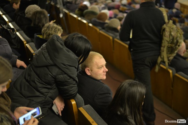 Томос, селфі та колядки: Петро Порошенко на Волині. ФОТОРЕПОРТАЖ