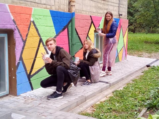 У Володимирі діти розмалювали художню школу. ФОТО