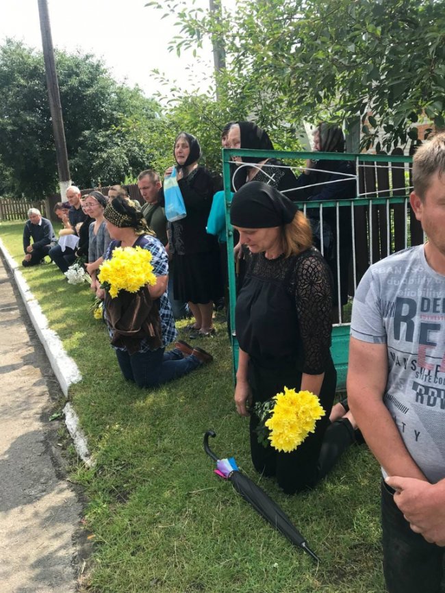 На Волині попрощалися із Героєм Віталієм Кулаковим. ФОТО