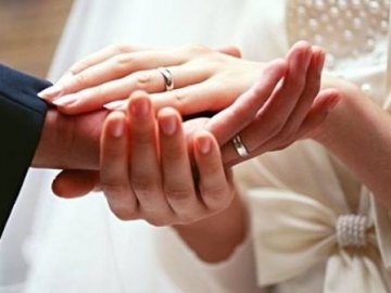 В Україні минулоріч понад тисяча чоловіків взяли прізвище нареченої при одруженні