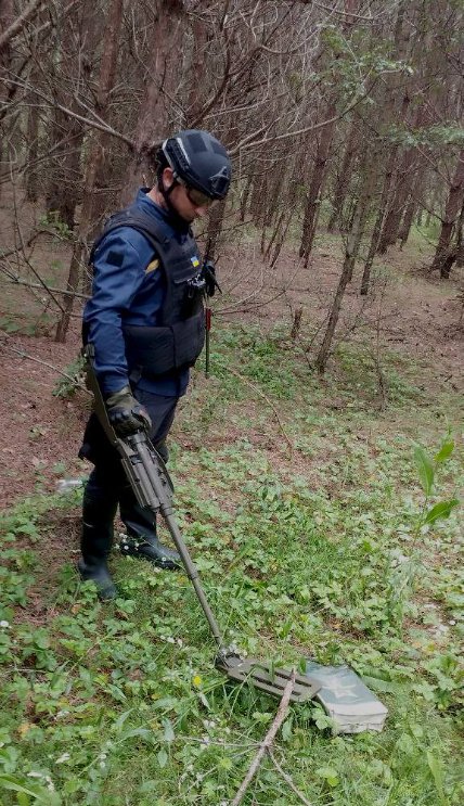 Волинські сапери розміновують Чернігівщину та Донеччину