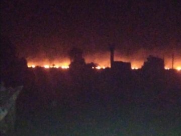 У селі неподалік Луцька горить поле. ФОТО