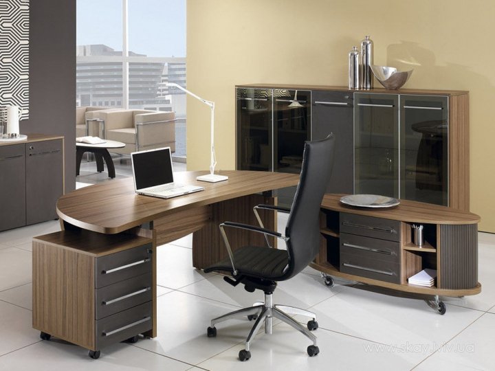 Офісні меблі для персоналу: комфорт та функціональність 