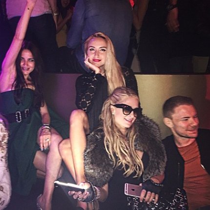 Настя Єршова зараз в Каннах. На фото з Періс Хілтон